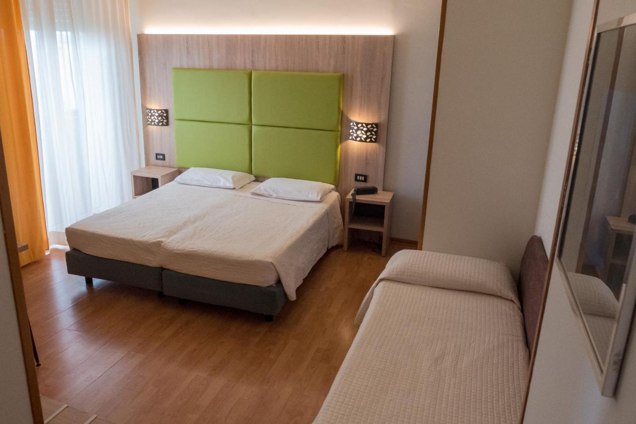 Hotel St Gregory Park ริมินี ภายนอก รูปภาพ